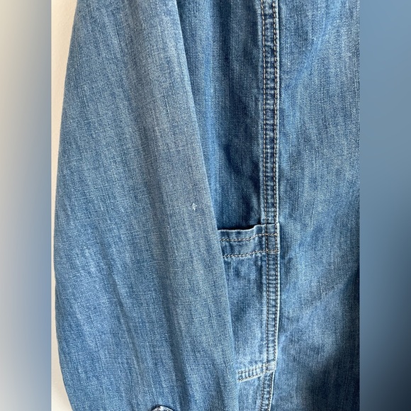 Madewell Women’s Blue Chambray Button-up Shirt - Picture 5 of 5